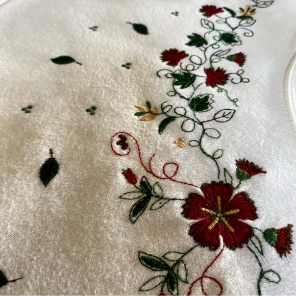 White flower embroidered vintage crewneck - Picture 2 of 2